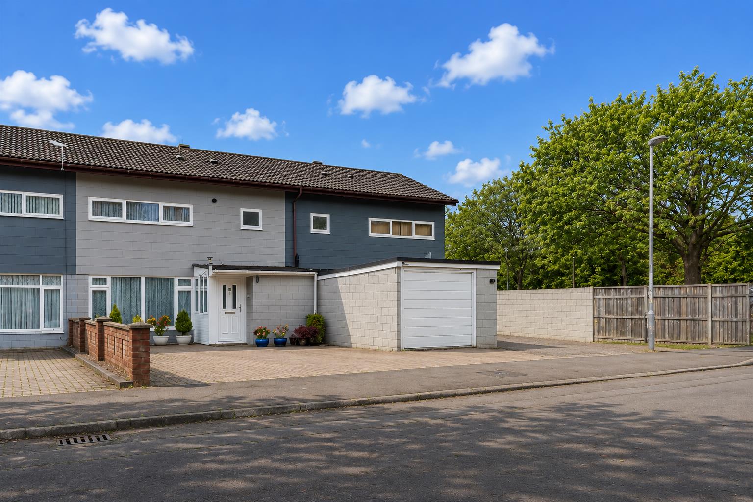 3 bed property in Portrush Close, Milton Keynes